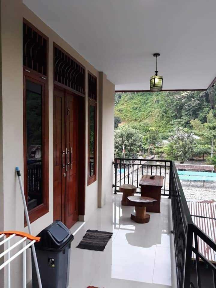 Bukit Lawang Hotel Exterior photo